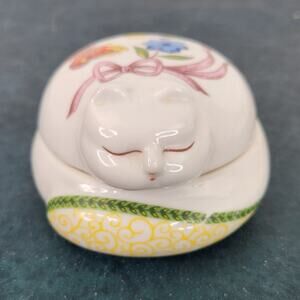VTG Prestige MCML Porcelian Sleeping Cat Floral Butterfly Candle Trinket Box